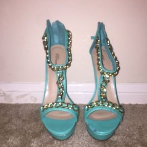 Vivid Gold Chain Seafoam Green Wedges